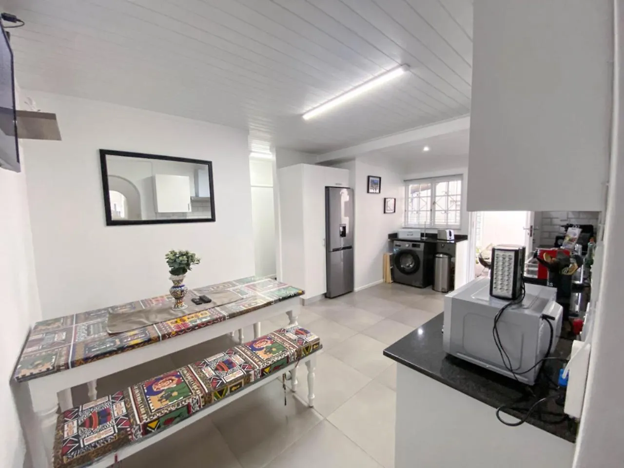Modern 8 Sleeper Home In Trendy Observatory Ciudad del Cabo 0*,  Sudáfrica